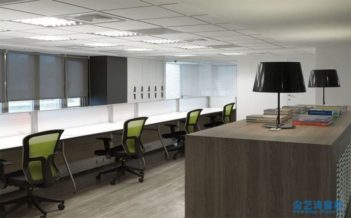 如何解決辦公室西曬的問題?辦公室用什么遮陽窗簾效果好? 辦公室用什么遮陽窗簾