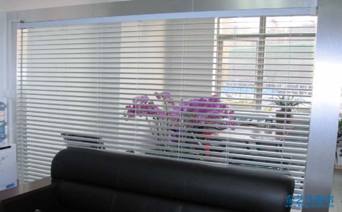 辦公室窗簾適合掛什么樣式的?辦公室窗簾樣式介紹 百葉簾