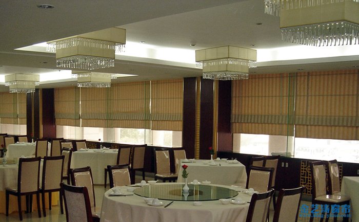 羅馬簾的優缺點 安裝羅馬簾有什么講究 羅馬簾